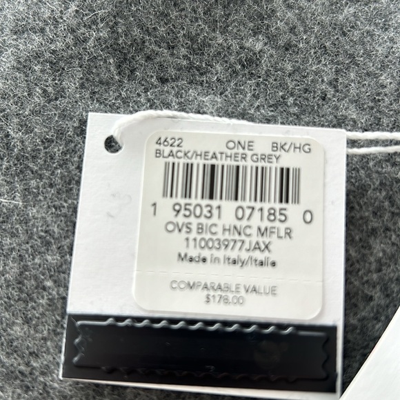 New COACH Horse & Carriage black and grey Double Faced Oversized Scarf/Muffler - Picture 8 of 8